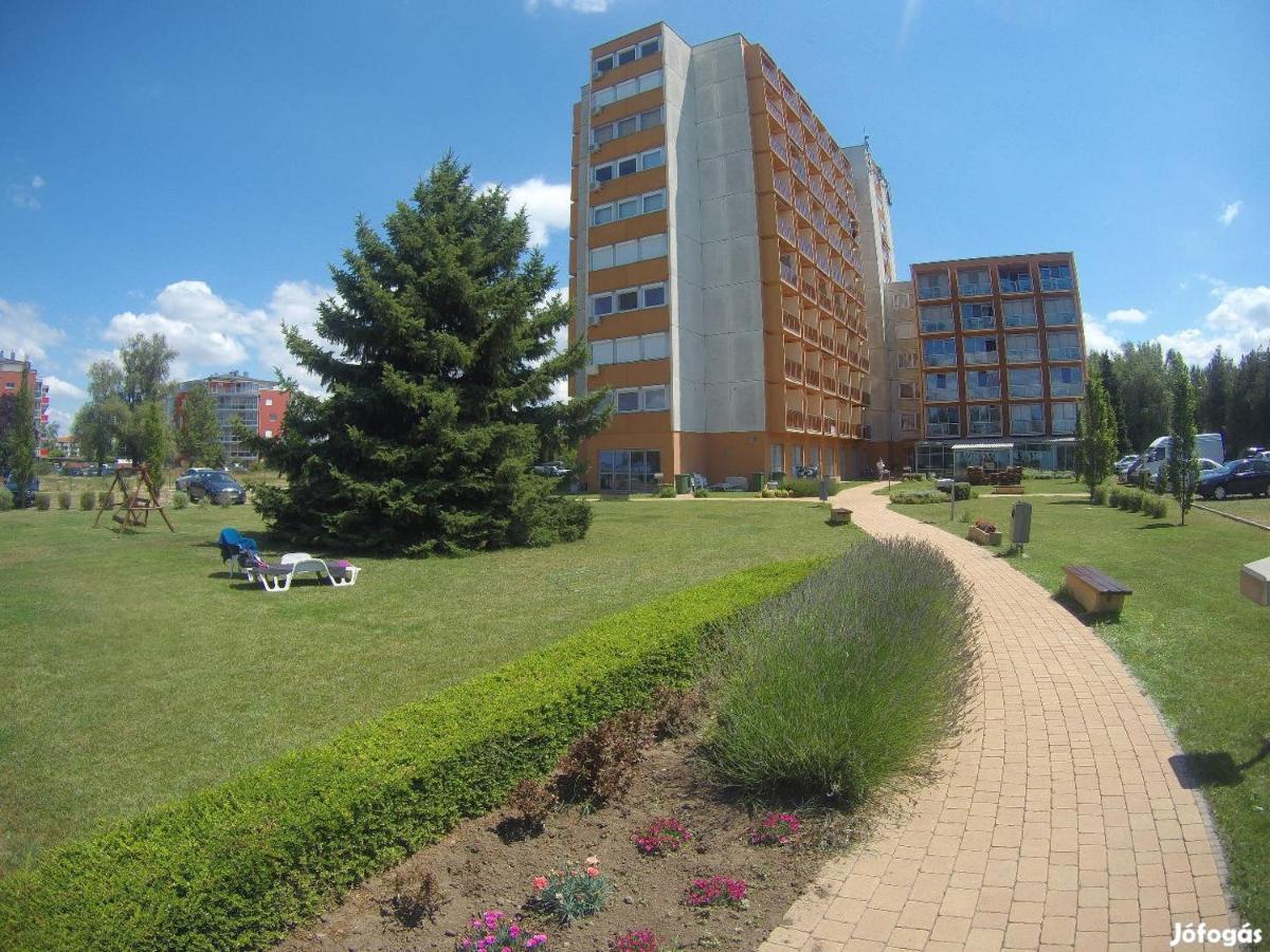 Vizparti Sas Apartman Siofok Exterior photo