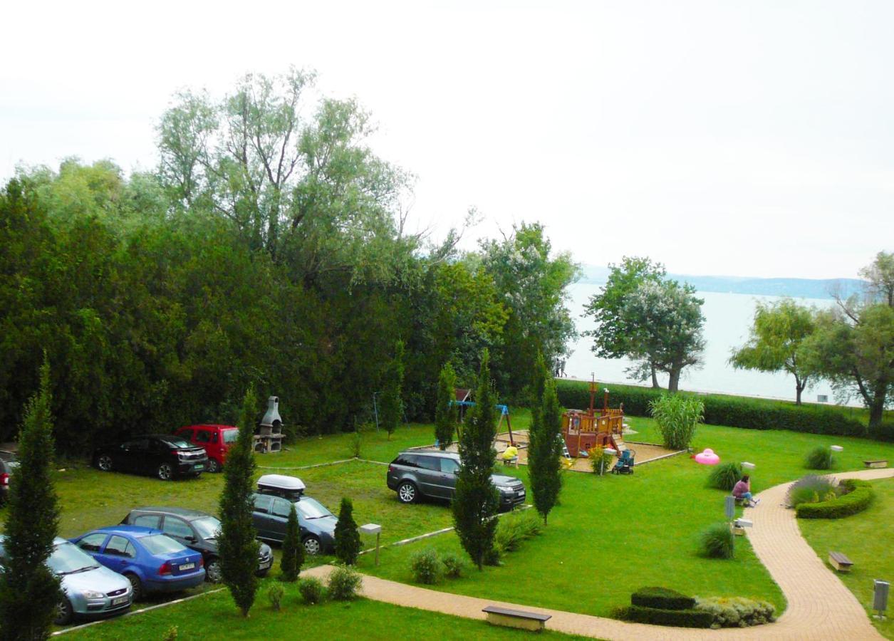 Vizparti Sas Apartman Siofok Exterior photo