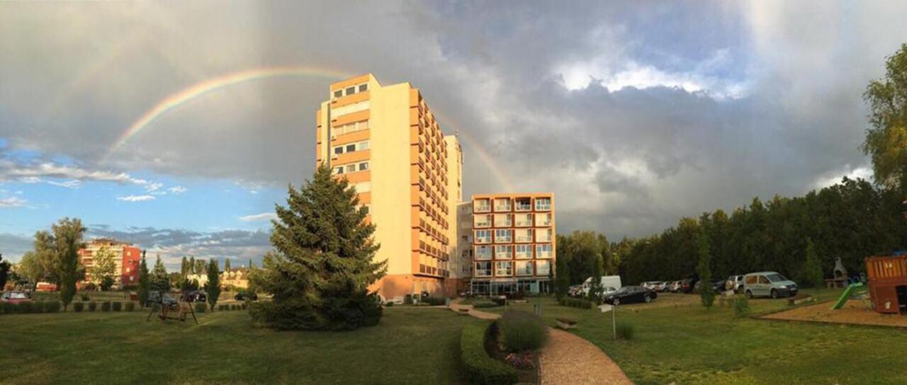 Vizparti Sas Apartman Siofok Exterior photo