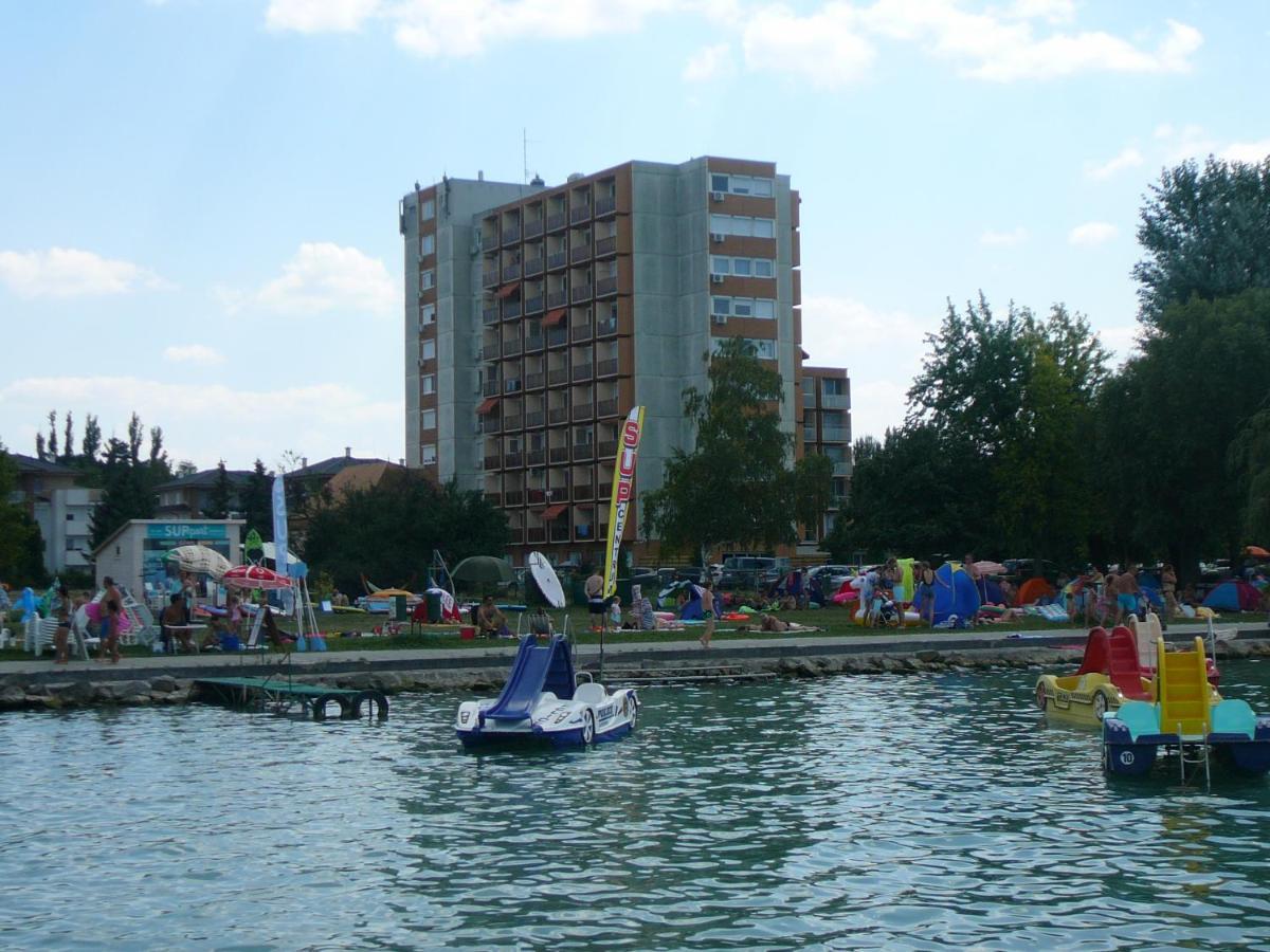 Vizparti Sas Apartman Siofok Exterior photo